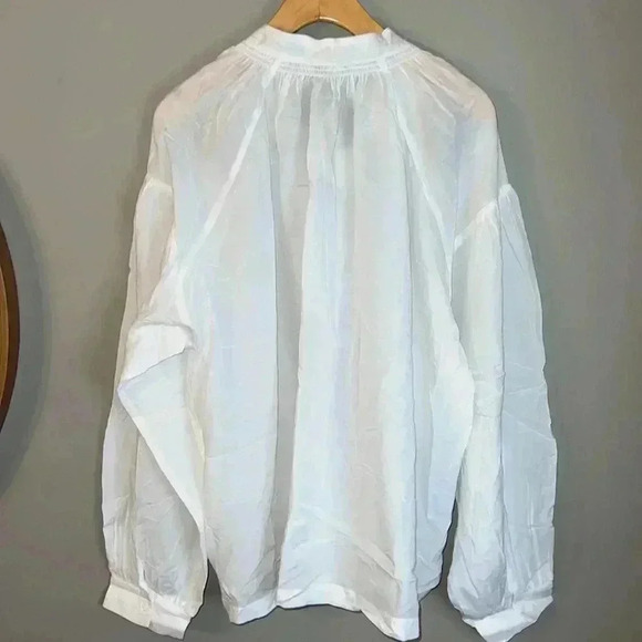 Madewell Classic White V-Neck Blouse - Picture 7 of 10